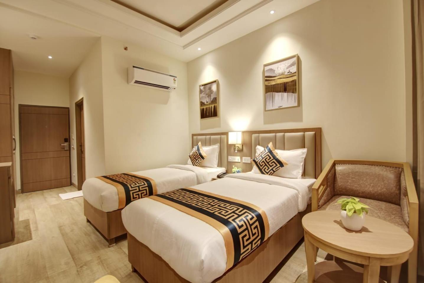 Hotel Grand King Plaza