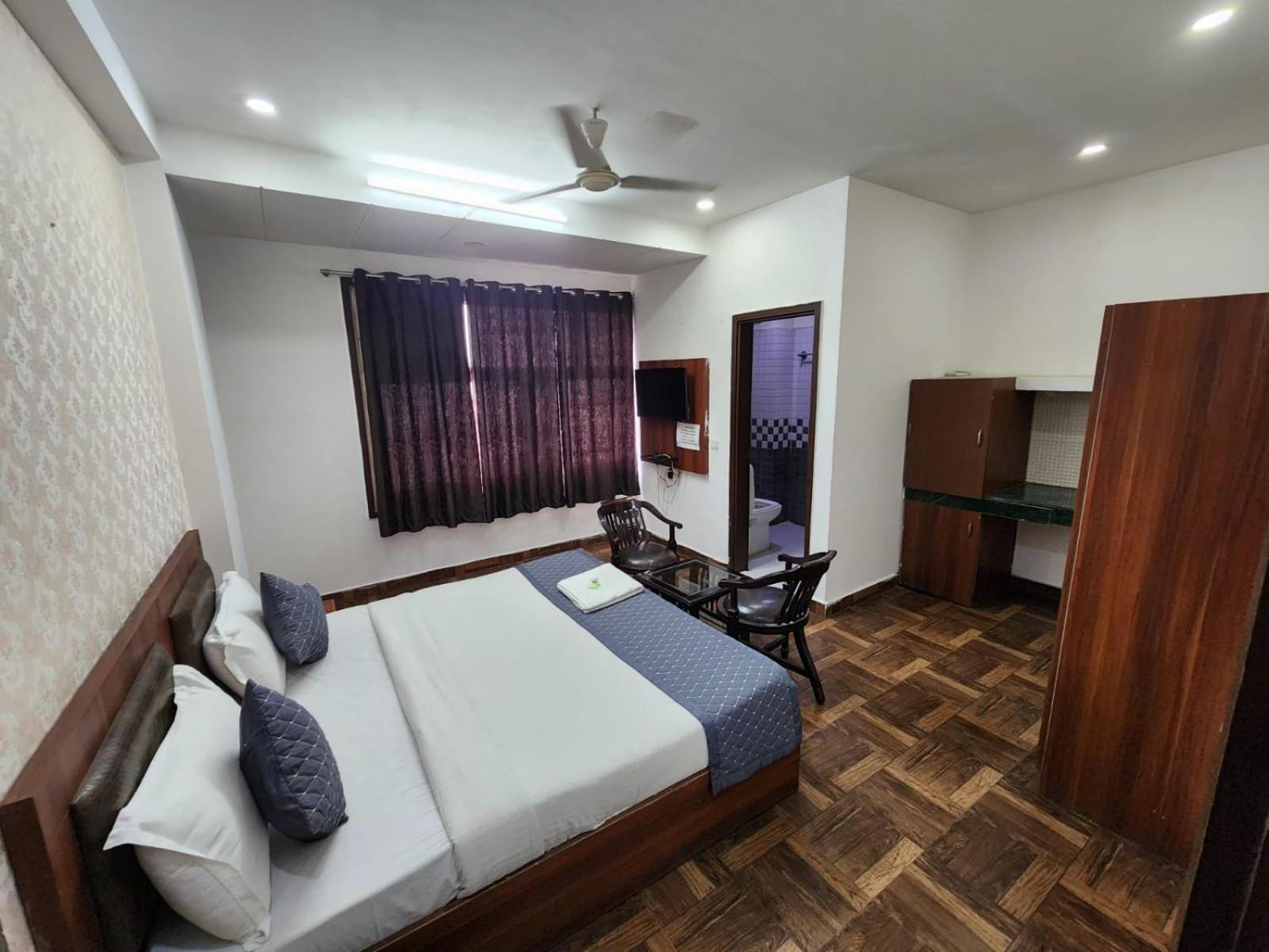 Hotel Grand King Plaza New Delhi